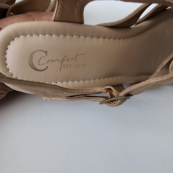 C Comfort Womens Sandals Tan Slingback Size 7 Casual Platform Thick Heel - Picture 7 of 9